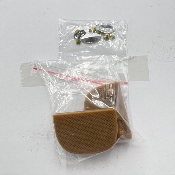 Badgley Mischka Size 8.5 Ivory Satin Jeweled‎ Open Toe Dress Sandals Heels Shoes - Picture 14 of 15